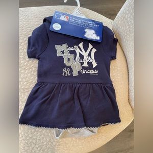 NY Yankee 3 Piece Onesie Dress, Bib & Bootie Set 3-6M Baby Girl NWT